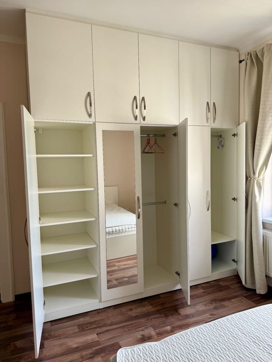 Pronájem bytu 2+kk 52 m², U Svépomoci, Praha, Praha Pronájem bytu 2+kk 52 m², U Svépomoci, Praha, Praha