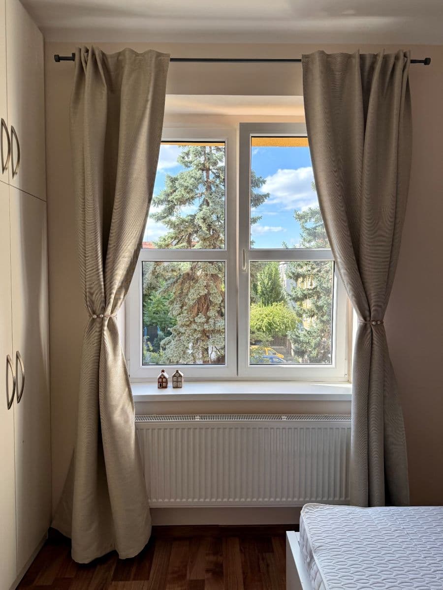 Pronájem bytu 2+kk 52 m², U Svépomoci, Praha, Praha Pronájem bytu 2+kk 52 m², U Svépomoci, Praha, Praha