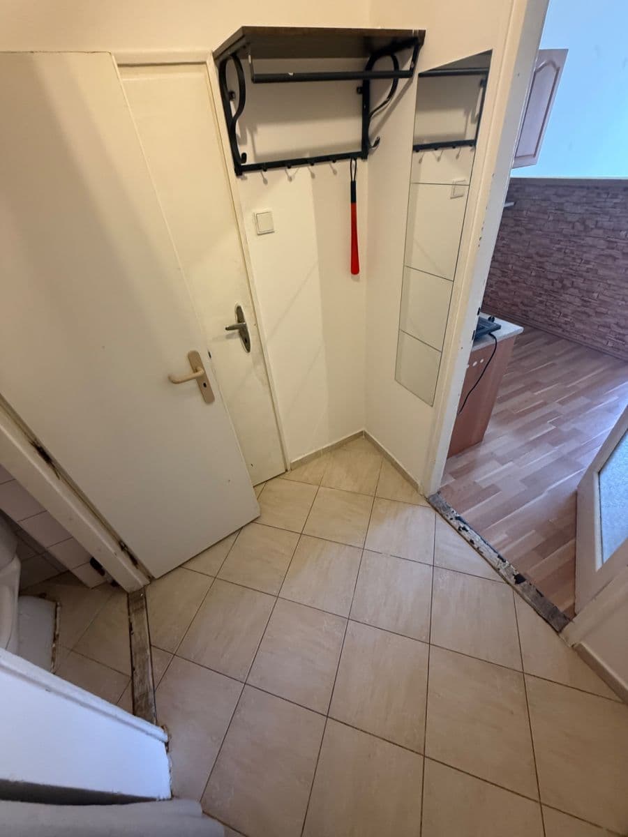 Pronájem bytu 1+kk 28 m², Komunardů, Praha, Praha Pronájem bytu 1+kk 28 m², Komunardů, Praha, Praha