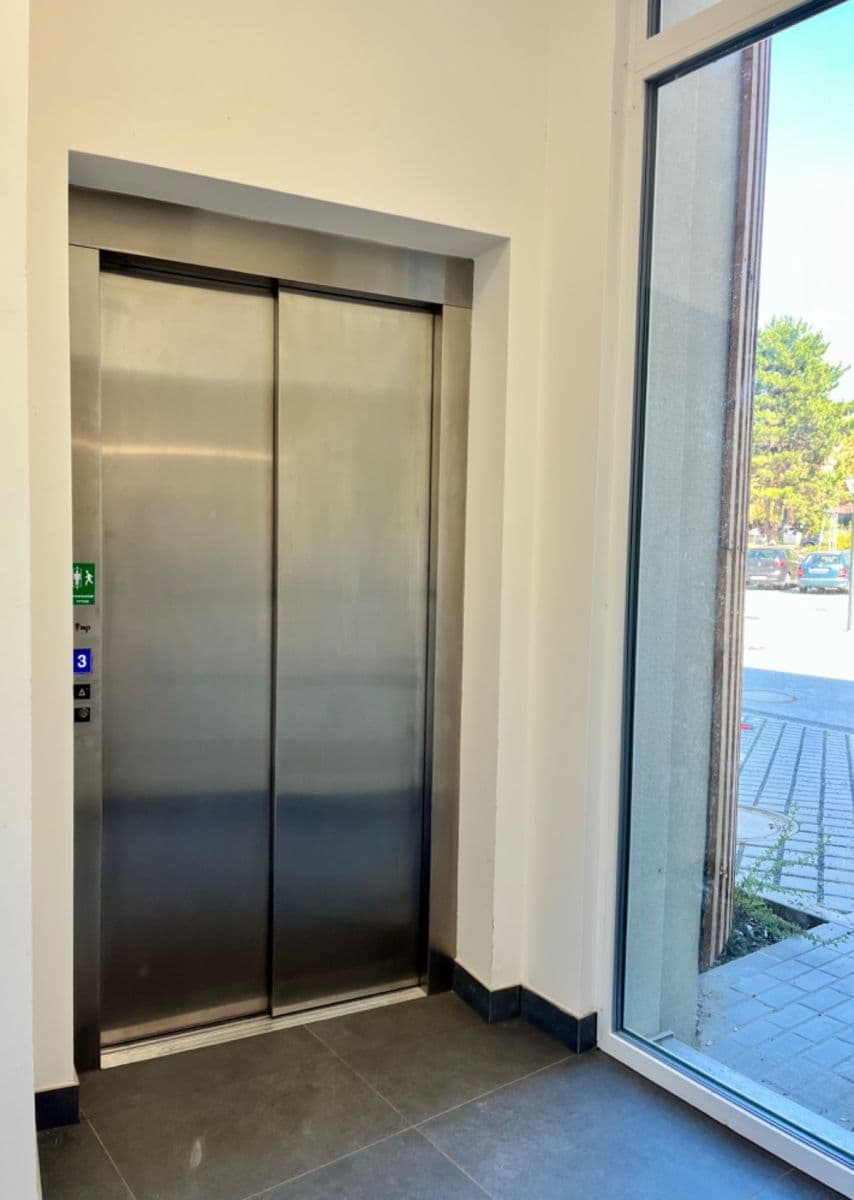 Pronájem bytu 1+kk 22 m², V Kněžívce, Tuchoměřice, Středočeský kraj Pronájem bytu 1+kk 22 m², V Kněžívce, Tuchoměřice, Středočeský kraj