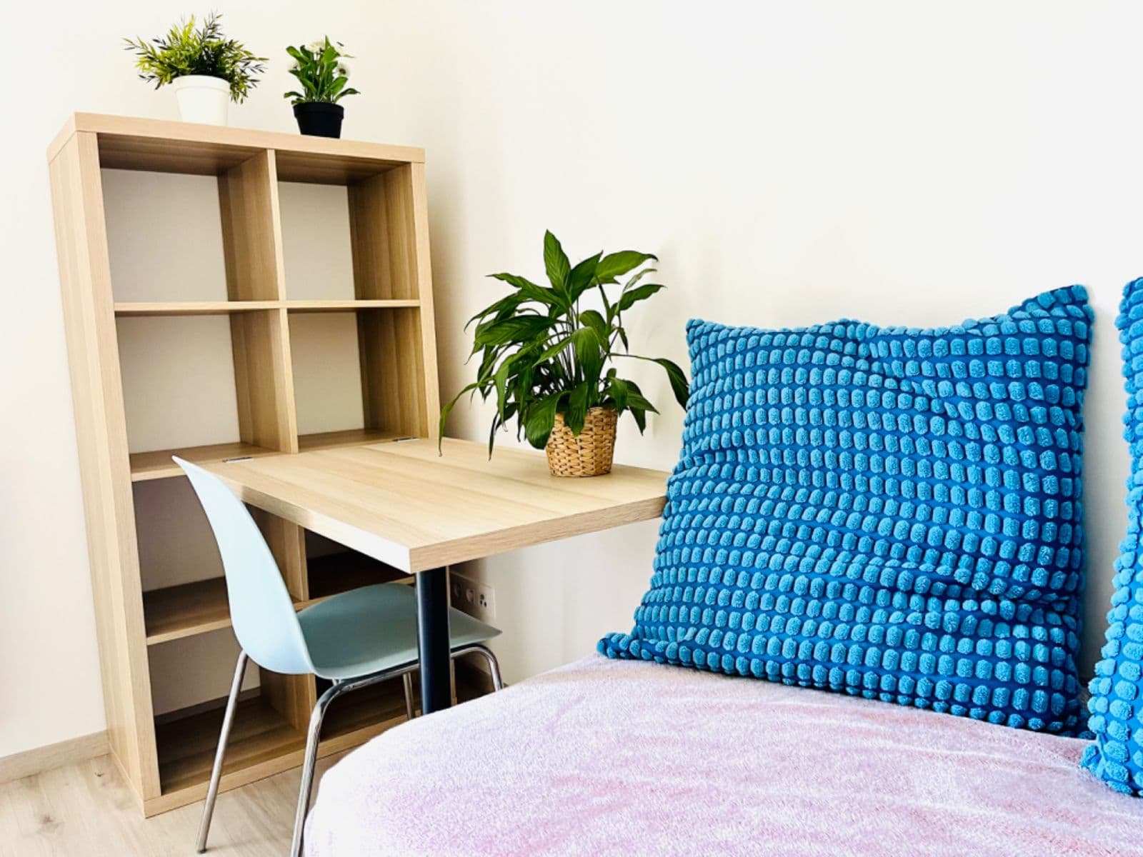 Pronájem bytu 1+kk 22 m², V Kněžívce, Tuchoměřice, Středočeský kraj Pronájem bytu 1+kk 22 m², V Kněžívce, Tuchoměřice, Středočeský kraj