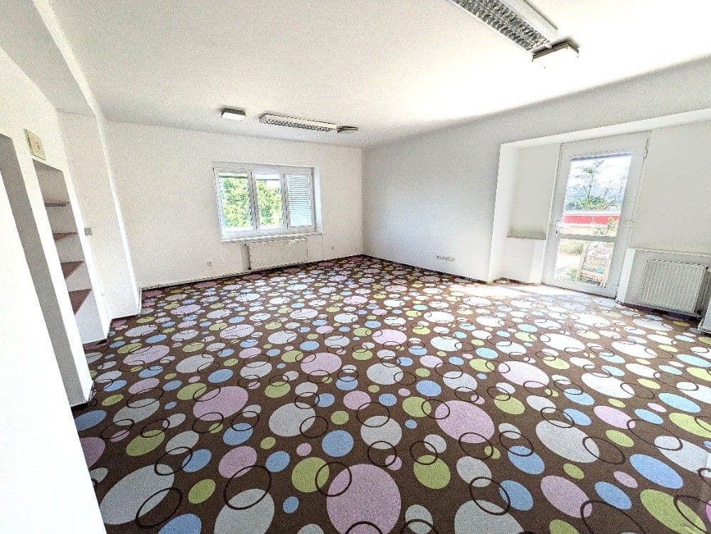 Pronájem nebytového prostoru 143 m², Jihlavská, Praha, Praha Pronájem nebytového prostoru 143 m², Jihlavská, Praha, Praha