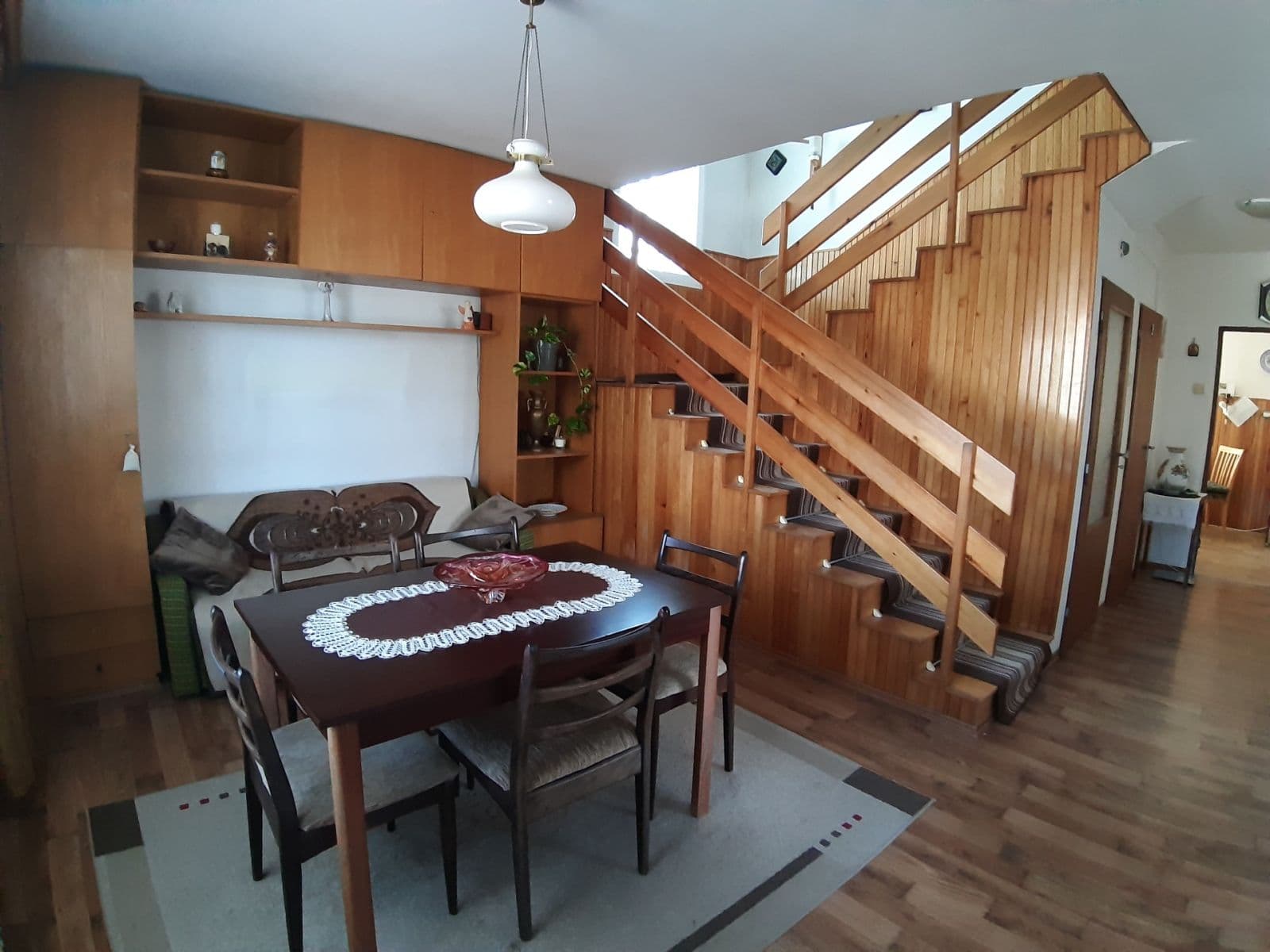 Prodej domu 354 m², pozemek 752 m², Slnečné námestie, Trenčín, Trenčiansky kraj Prodej domu 354 m², pozemek 752 m², Slnečné námestie, Trenčín, Trenčiansky kraj