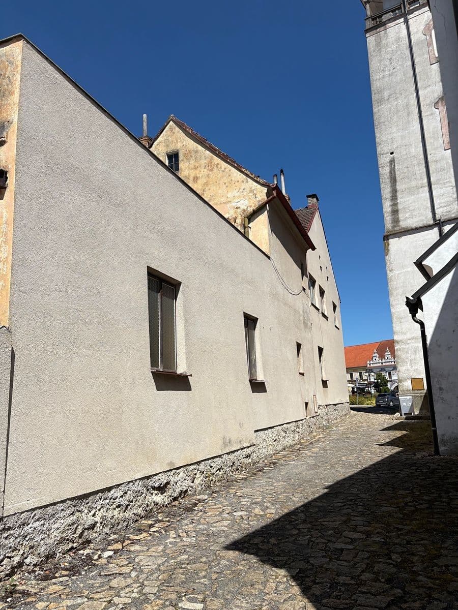 Prodej domu 275 m², pozemek 542 m², nám. T. G. Masaryka, Bechyně, Jihočeský kraj Prodej domu 275 m², pozemek 542 m², nám. T. G. Masaryka, Bechyně, Jihočeský kraj