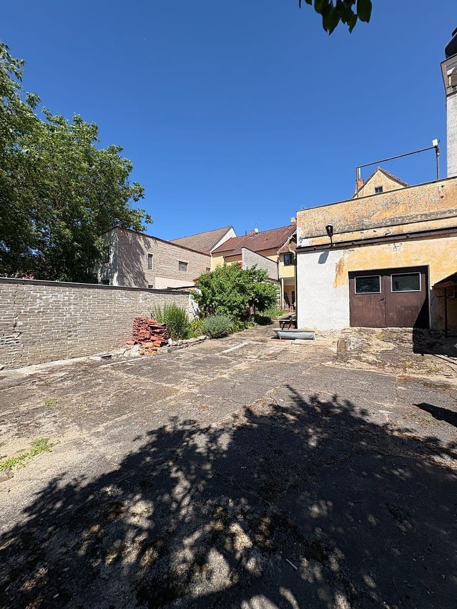 Prodej domu 275 m², pozemek 542 m², nám. T. G. Masaryka, Bechyně, Jihočeský kraj Prodej domu 275 m², pozemek 542 m², nám. T. G. Masaryka, Bechyně, Jihočeský kraj