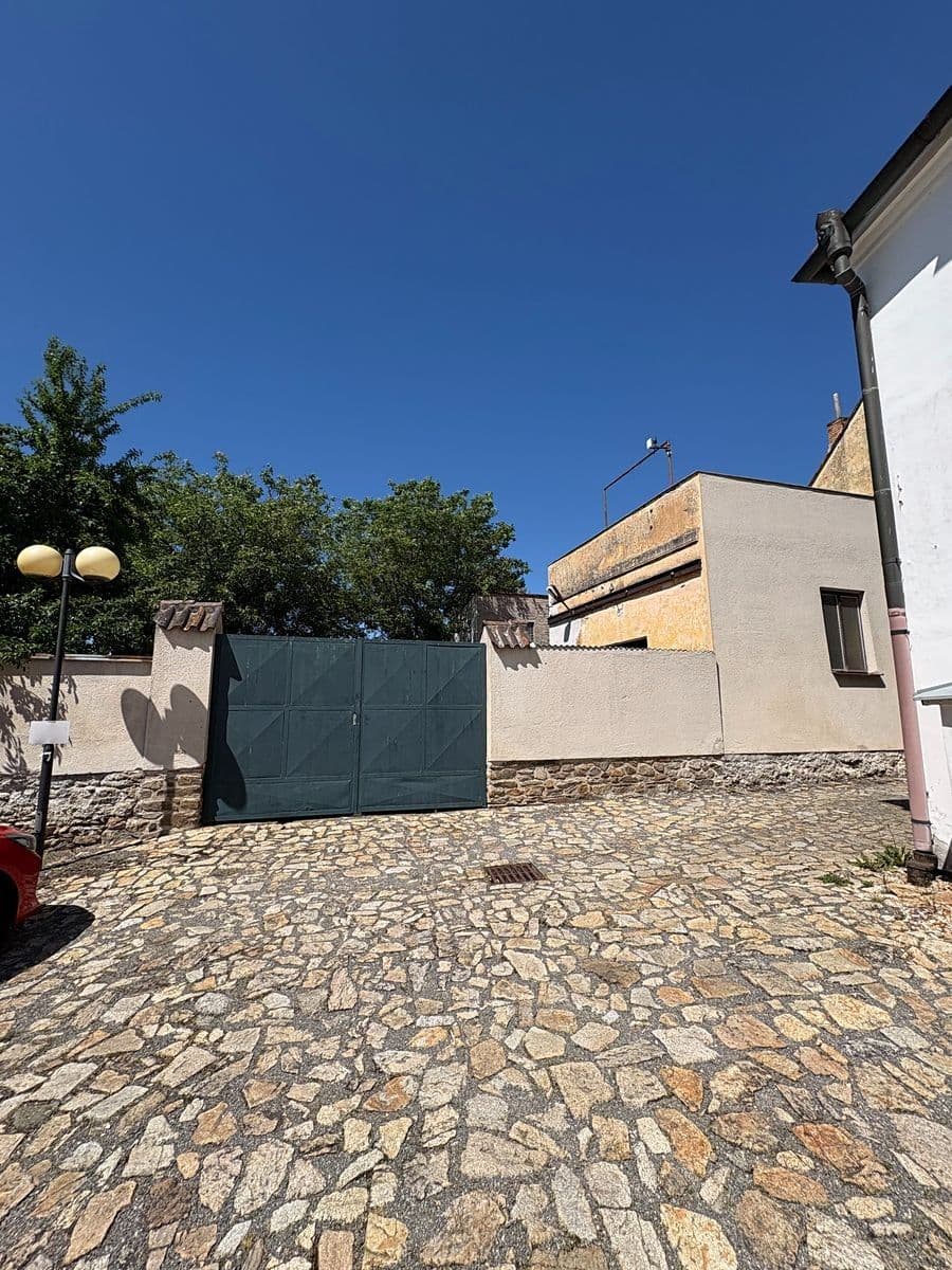 Prodej domu 275 m², pozemek 542 m², nám. T. G. Masaryka, Bechyně, Jihočeský kraj Prodej domu 275 m², pozemek 542 m², nám. T. G. Masaryka, Bechyně, Jihočeský kraj