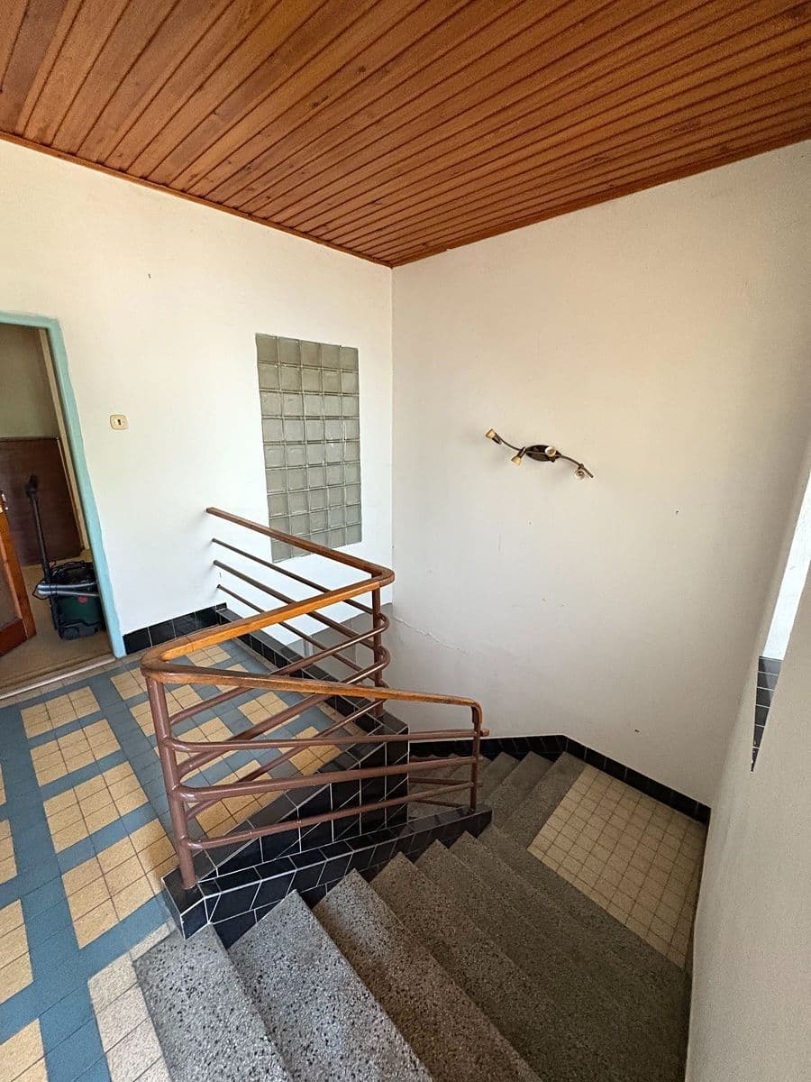 Prodej domu 275 m², pozemek 542 m², nám. T. G. Masaryka, Bechyně, Jihočeský kraj Prodej domu 275 m², pozemek 542 m², nám. T. G. Masaryka, Bechyně, Jihočeský kraj