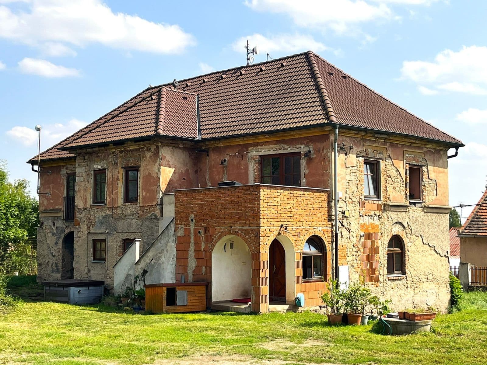 Prodej domu 207 m², pozemek 4.339 m², Černuc, Středočeský kraj Prodej domu 207 m², pozemek 4.339 m², Černuc, Středočeský kraj