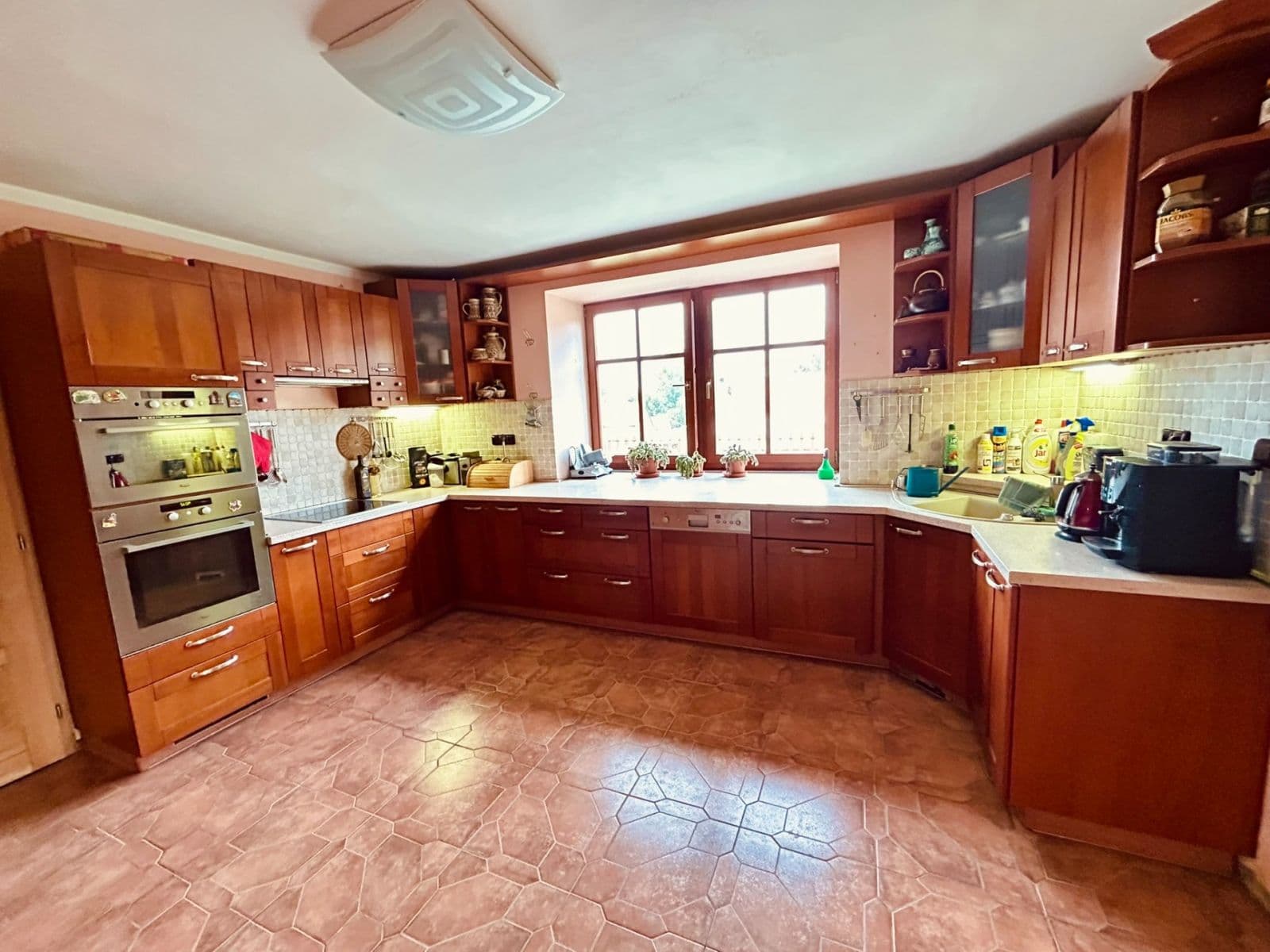 Prodej domu 207 m², pozemek 4.339 m², Černuc, Středočeský kraj Prodej domu 207 m², pozemek 4.339 m², Černuc, Středočeský kraj