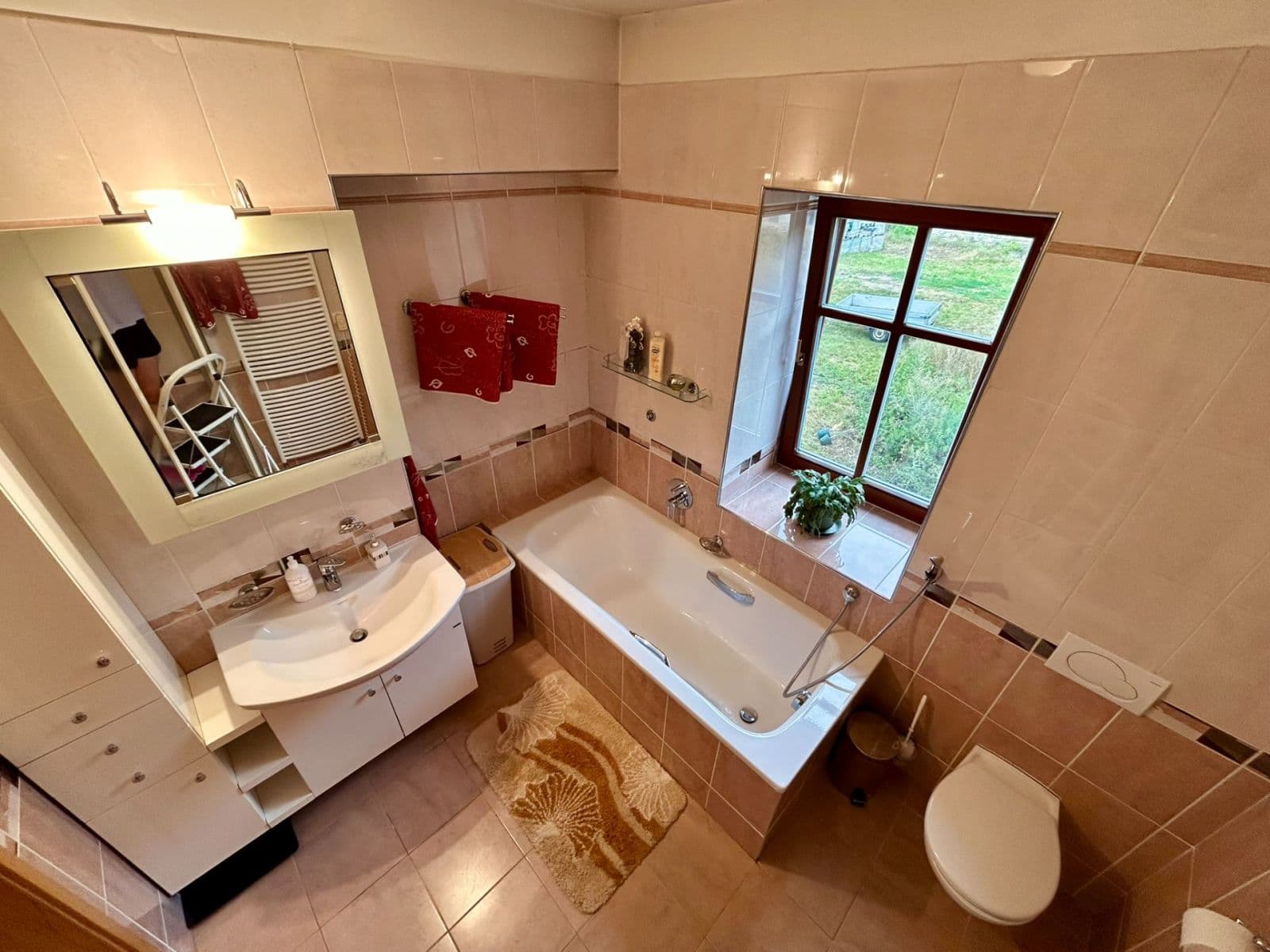 Prodej domu 207 m², pozemek 4.339 m², Černuc, Středočeský kraj Prodej domu 207 m², pozemek 4.339 m², Černuc, Středočeský kraj