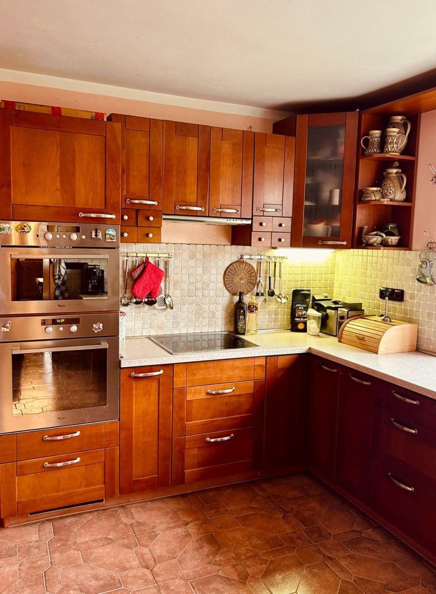 Prodej domu 207 m², pozemek 4.339 m², Černuc, Středočeský kraj Prodej domu 207 m², pozemek 4.339 m², Černuc, Středočeský kraj