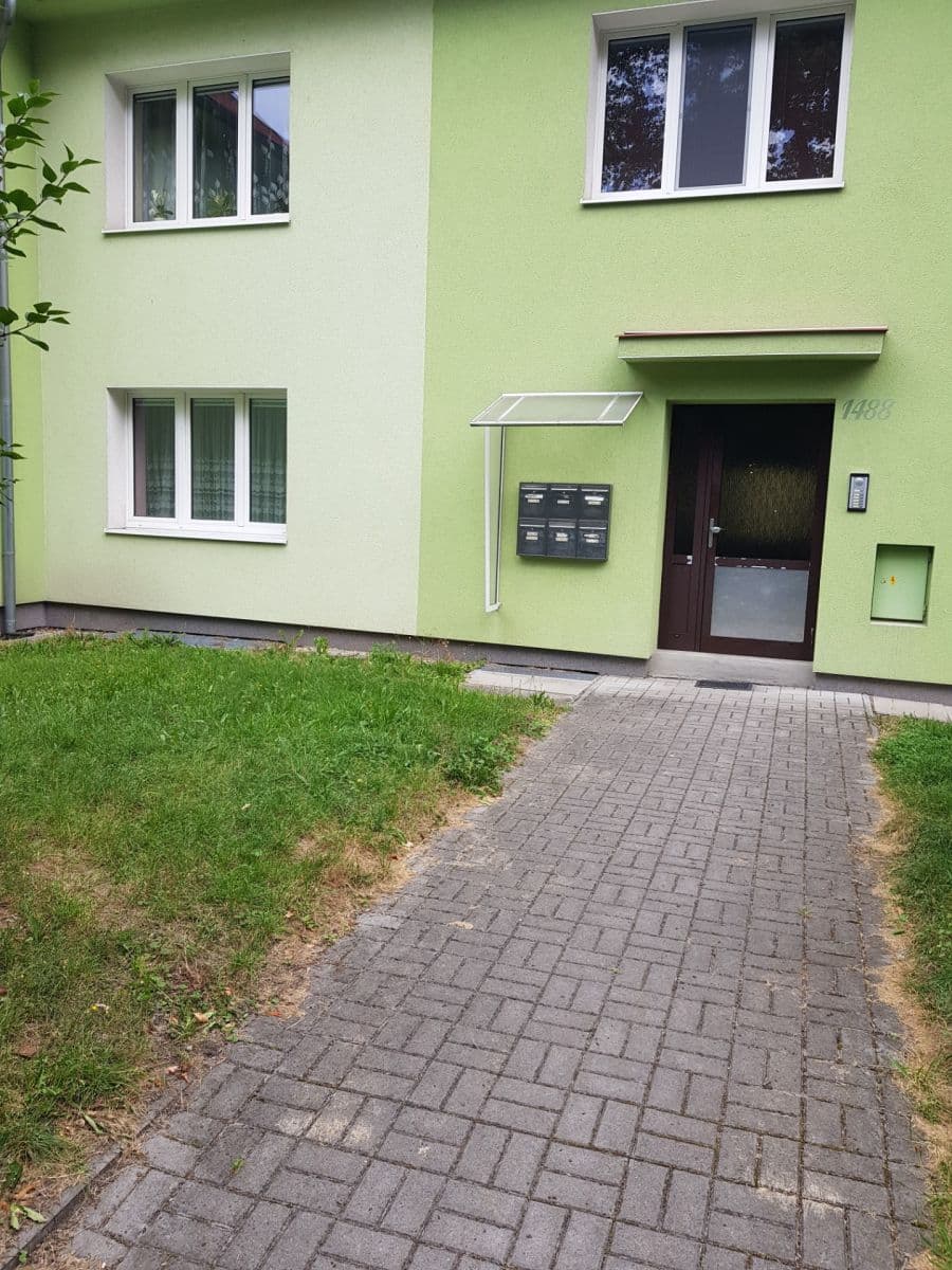 Pronájem bytu 1+1 50 m², Jednoty, Sokolov, Karlovarský kraj Pronájem bytu 1+1 50 m², Jednoty, Sokolov, Karlovarský kraj