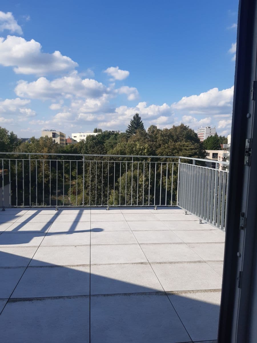 Pronájem bytu 3+kk 90 m², Hrozňatova, Brno, Jihomoravský kraj Pronájem bytu 3+kk 90 m², Hrozňatova, Brno, Jihomoravský kraj