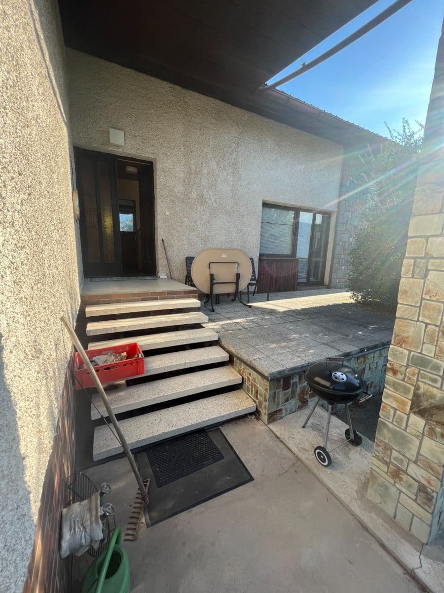 Prodej domu 211 m², pozemek 814 m², K Blahobytu, Srch, Pardubický kraj Prodej domu 211 m², pozemek 814 m², K Blahobytu, Srch, Pardubický kraj