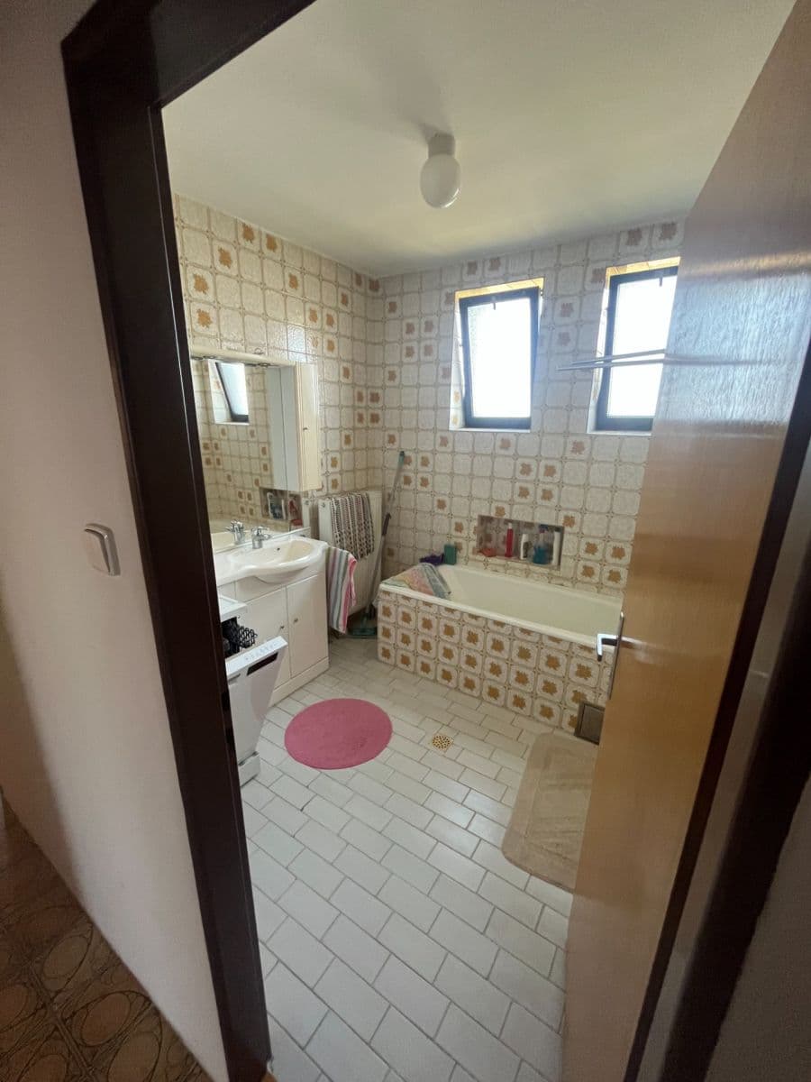 Prodej domu 211 m², pozemek 814 m², K Blahobytu, Srch, Pardubický kraj Prodej domu 211 m², pozemek 814 m², K Blahobytu, Srch, Pardubický kraj