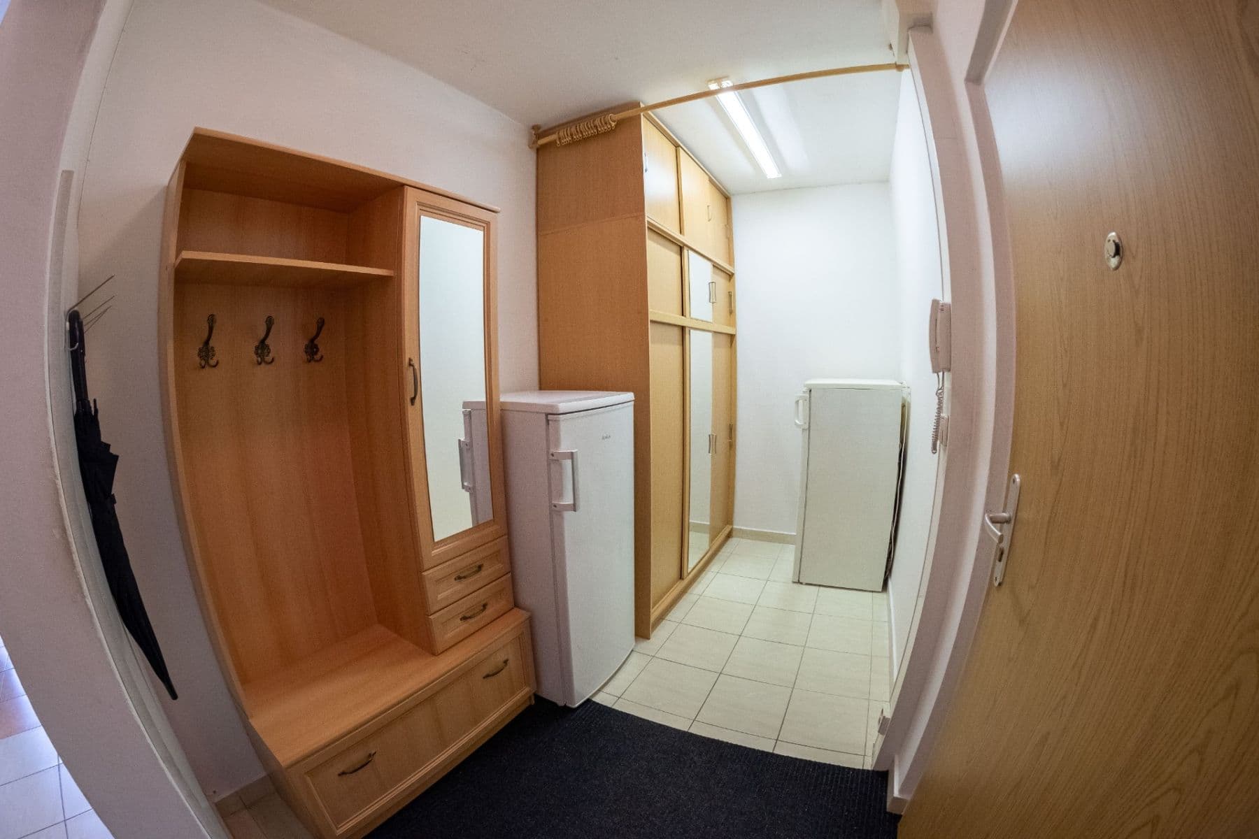 Prodej bytu 3+1 71 m², U Koupaliště, Karlovy Vary, Karlovarský kraj Prodej bytu 3+1 71 m², U Koupaliště, Karlovy Vary, Karlovarský kraj