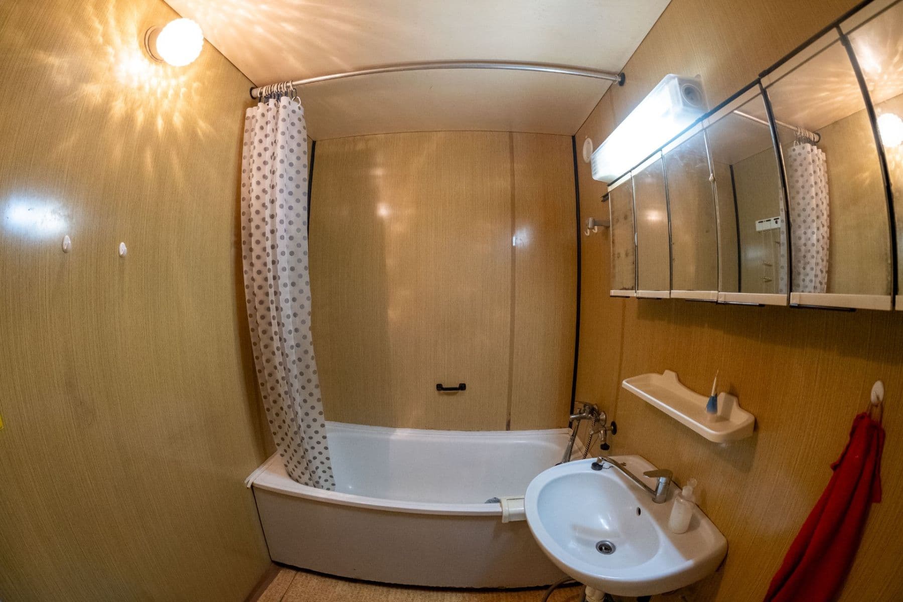 Prodej bytu 3+1 71 m², U Koupaliště, Karlovy Vary, Karlovarský kraj Prodej bytu 3+1 71 m², U Koupaliště, Karlovy Vary, Karlovarský kraj