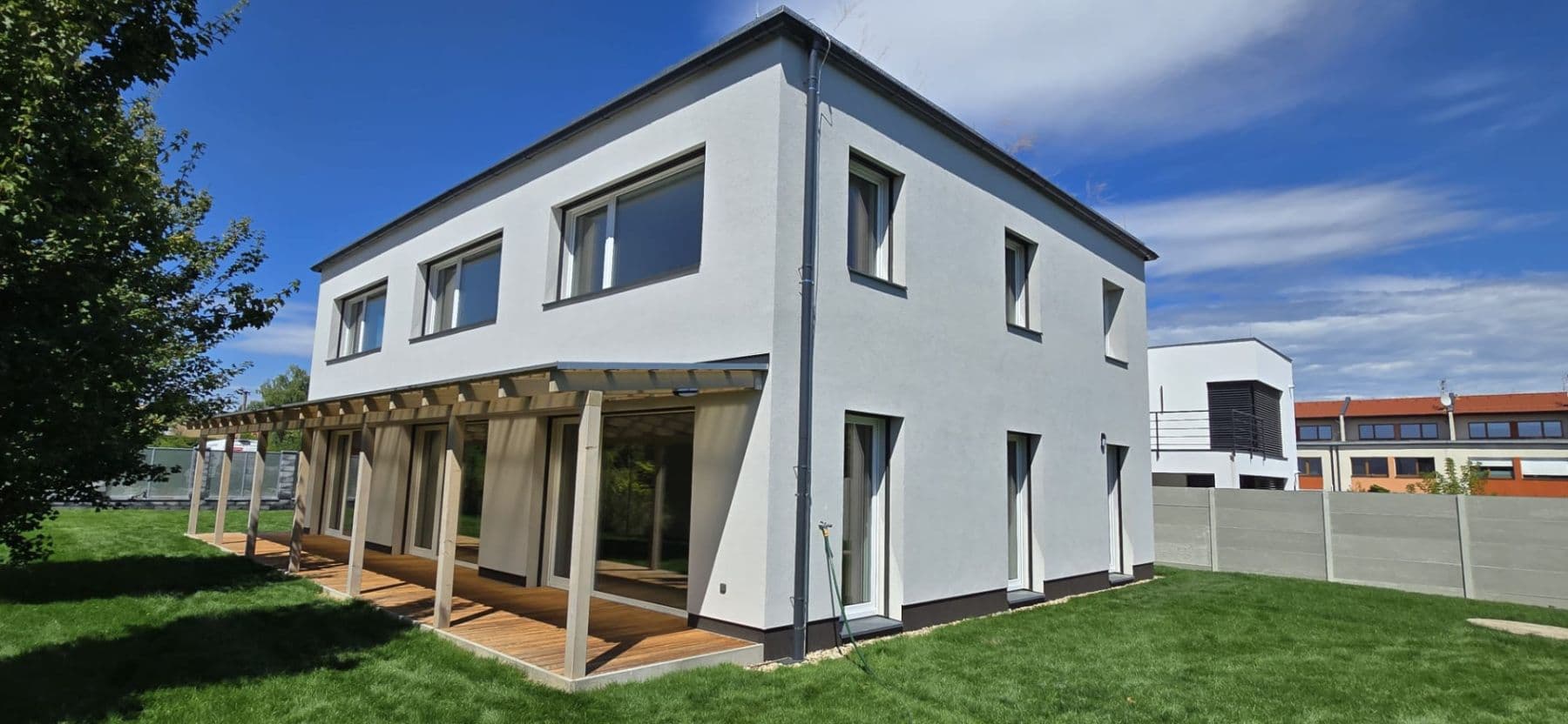 Pronájem domu 324 m², pozemek 850 m², Jižní, Líbeznice, Středočeský kraj Pronájem domu 324 m², pozemek 850 m², Jižní, Líbeznice, Středočeský kraj
