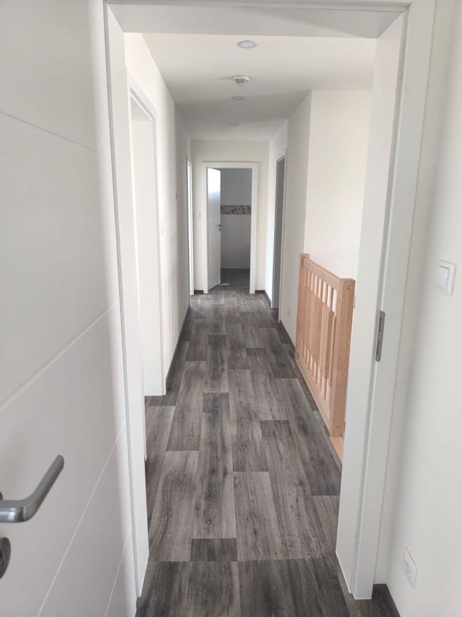 Pronájem domu 324 m², pozemek 850 m², Jižní, Líbeznice, Středočeský kraj Pronájem domu 324 m², pozemek 850 m², Jižní, Líbeznice, Středočeský kraj