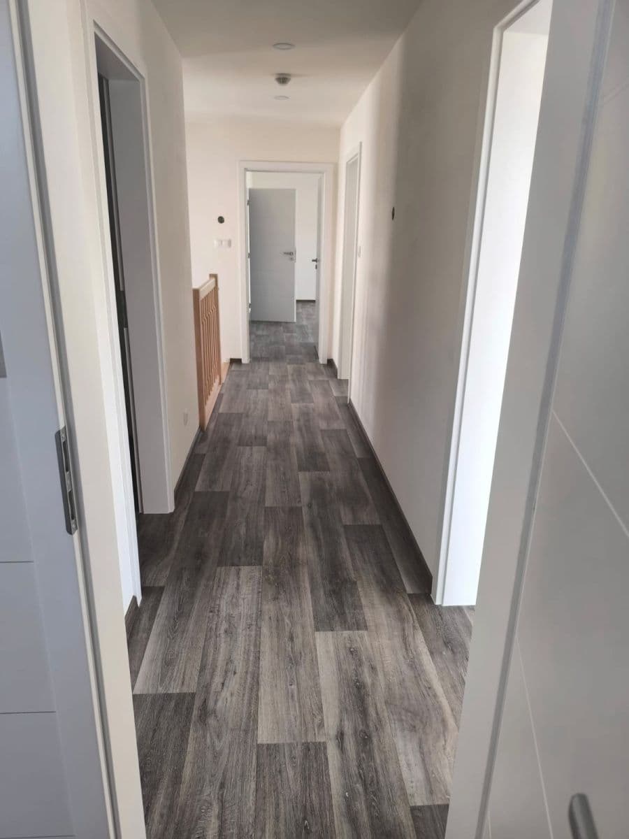 Pronájem domu 324 m², pozemek 850 m², Jižní, Líbeznice, Středočeský kraj Pronájem domu 324 m², pozemek 850 m², Jižní, Líbeznice, Středočeský kraj