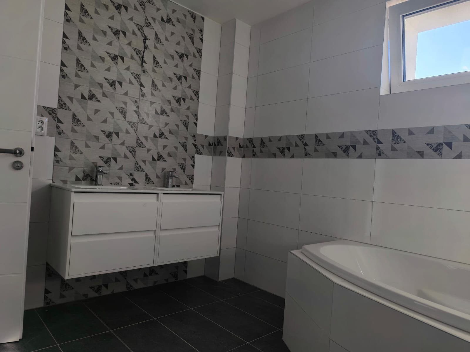 Pronájem domu 324 m², pozemek 850 m², Jižní, Líbeznice, Středočeský kraj Pronájem domu 324 m², pozemek 850 m², Jižní, Líbeznice, Středočeský kraj