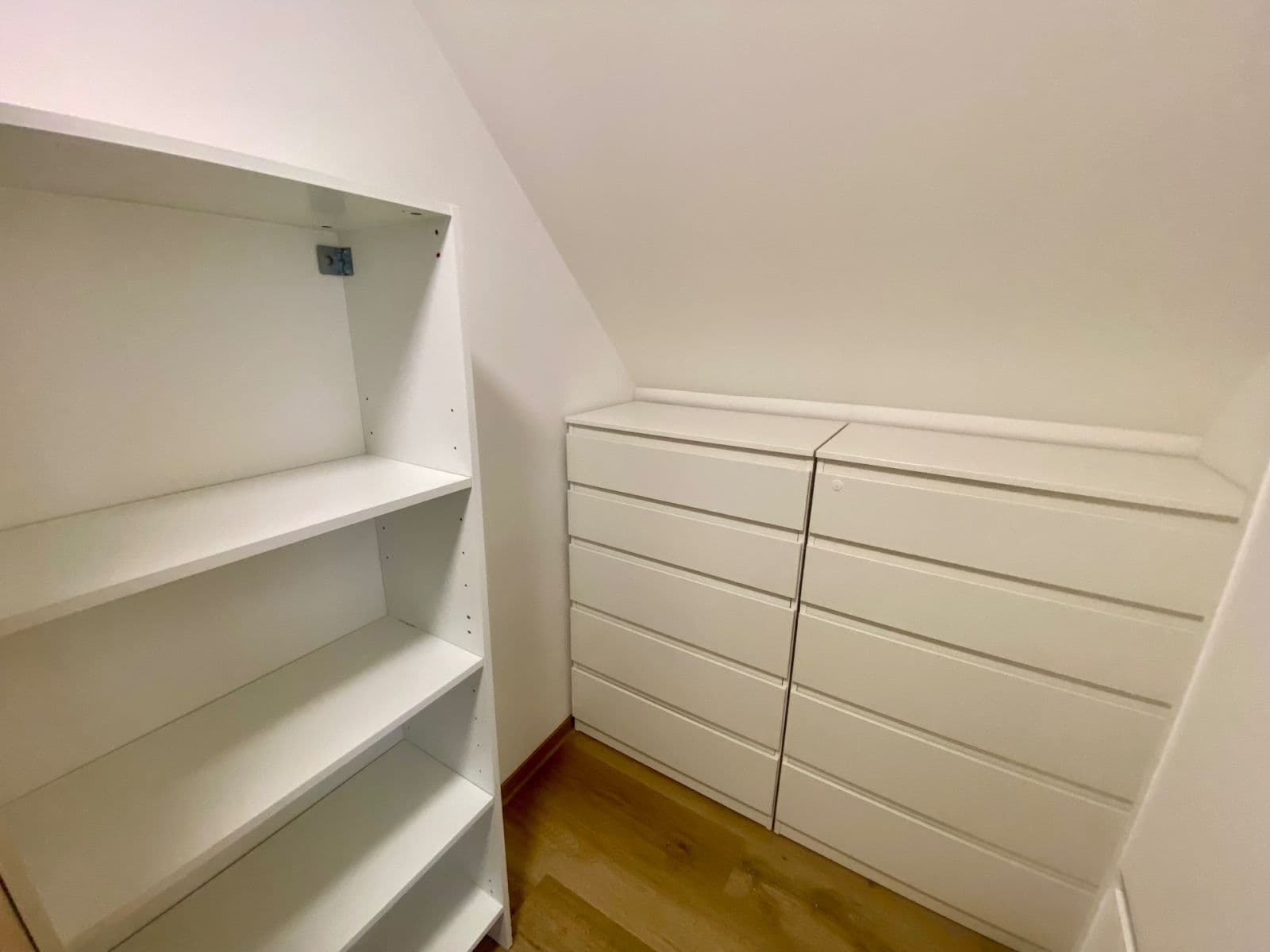 Pronájem bytu 1+kk 35 m², Dalovická, Praha, Praha Pronájem bytu 1+kk 35 m², Dalovická, Praha, Praha