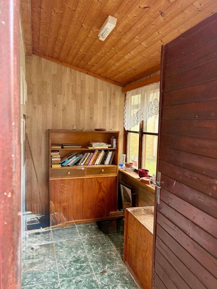 Prodej domu 74 m², pozemek 2.329 m², Hořesedly, Středočeský kraj Prodej domu 74 m², pozemek 2.329 m², Hořesedly, Středočeský kraj