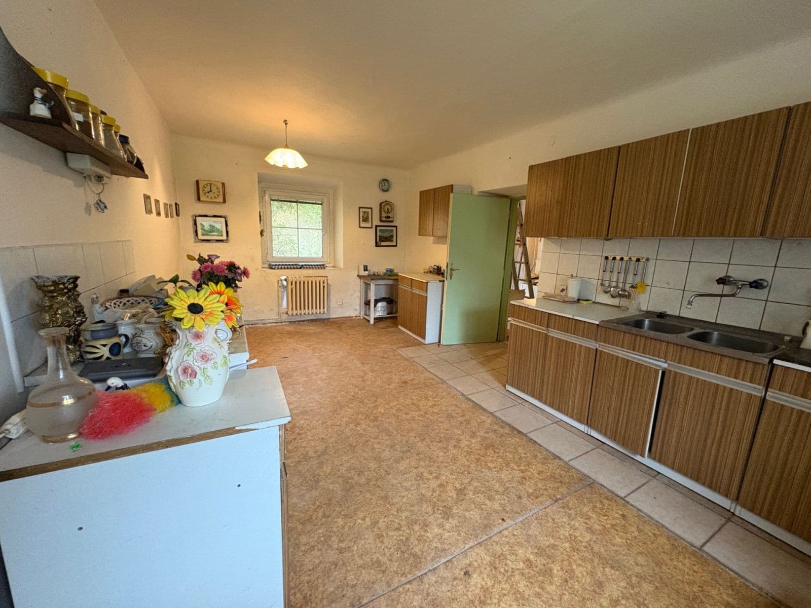 Prodej domu 74 m², pozemek 2.329 m², Hořesedly, Středočeský kraj Prodej domu 74 m², pozemek 2.329 m², Hořesedly, Středočeský kraj