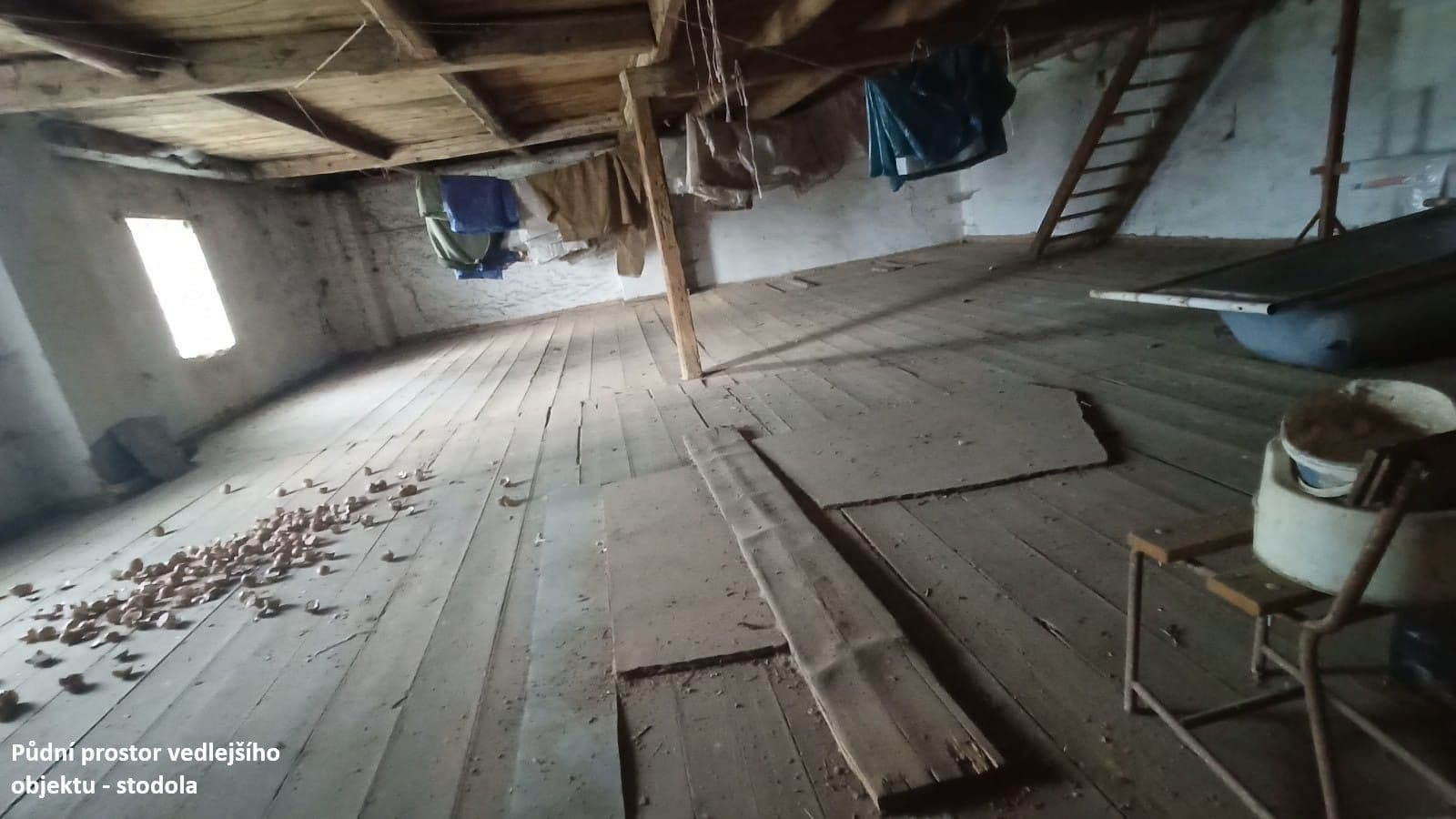 Prodej domu 74 m², pozemek 2.329 m², Hořesedly, Středočeský kraj Prodej domu 74 m², pozemek 2.329 m², Hořesedly, Středočeský kraj