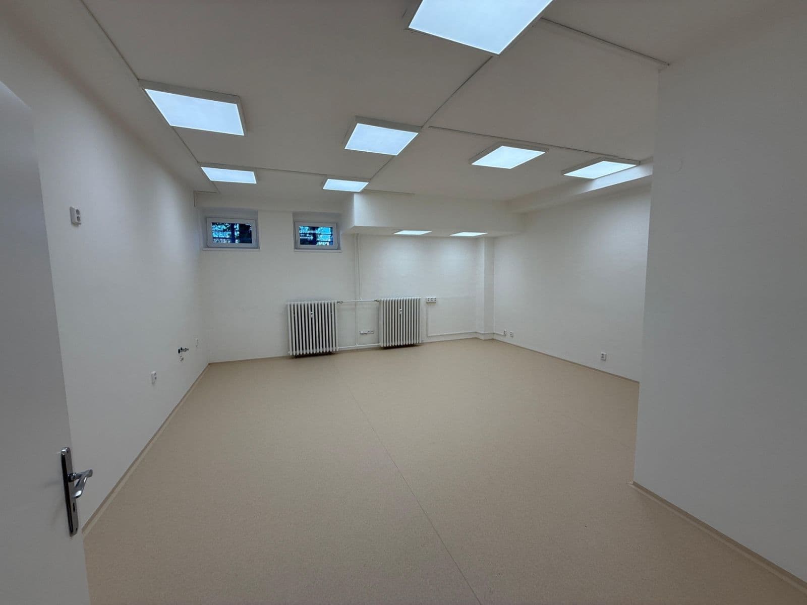 Pronájem nebytového prostoru 173 m², Hviezdoslavova, Praha, Praha Pronájem nebytového prostoru 173 m², Hviezdoslavova, Praha, Praha