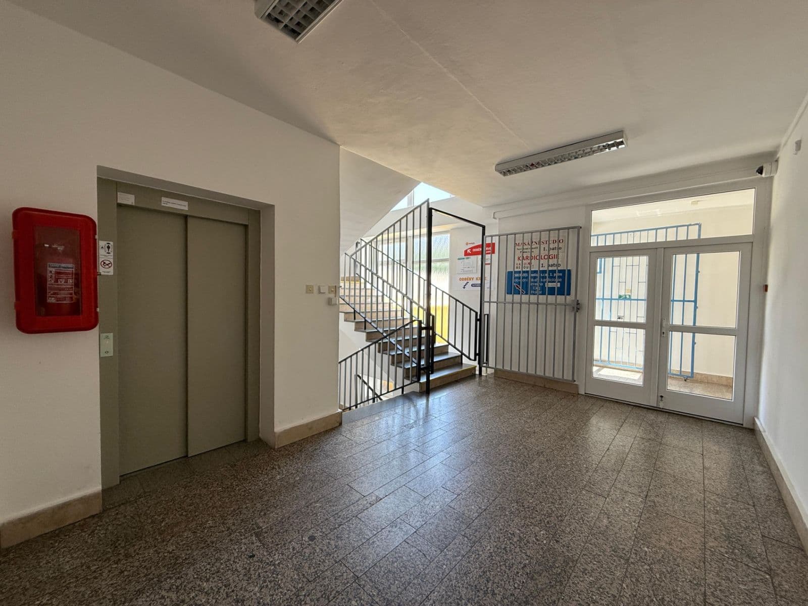 Pronájem nebytového prostoru 173 m², Hviezdoslavova, Praha, Praha Pronájem nebytového prostoru 173 m², Hviezdoslavova, Praha, Praha