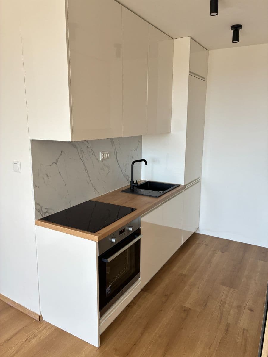 Pronájem bytu 2+kk 42 m², Brandlova, Praha, Praha Pronájem bytu 2+kk 42 m², Brandlova, Praha, Praha