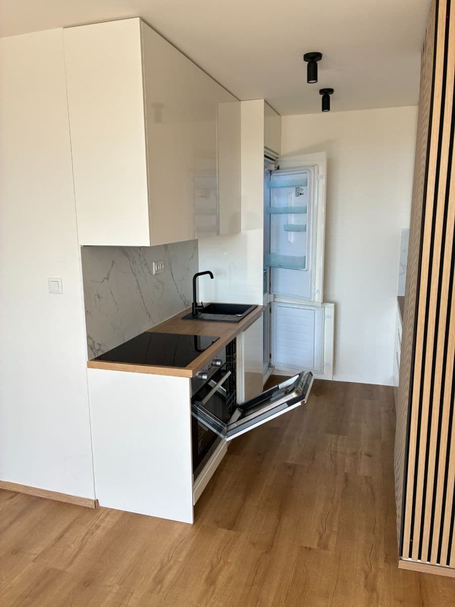 Pronájem bytu 2+kk 42 m², Brandlova, Praha, Praha Pronájem bytu 2+kk 42 m², Brandlova, Praha, Praha