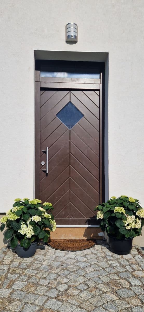 Pronájem bytu 1+kk 28 m², Husovo náměstí, Hostivice, Středočeský kraj Pronájem bytu 1+kk 28 m², Husovo náměstí, Hostivice, Středočeský kraj