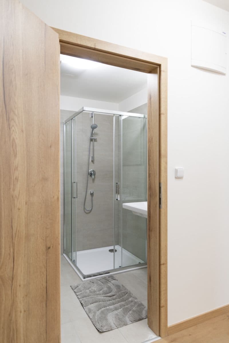 Pronájem bytu 2+kk 65 m², Nad Stráněmi, Zlín, Zlínský kraj Pronájem bytu 2+kk 65 m², Nad Stráněmi, Zlín, Zlínský kraj