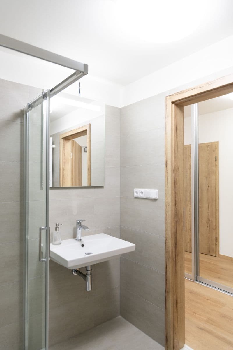 Pronájem bytu 2+kk 65 m², Nad Stráněmi, Zlín, Zlínský kraj Pronájem bytu 2+kk 65 m², Nad Stráněmi, Zlín, Zlínský kraj