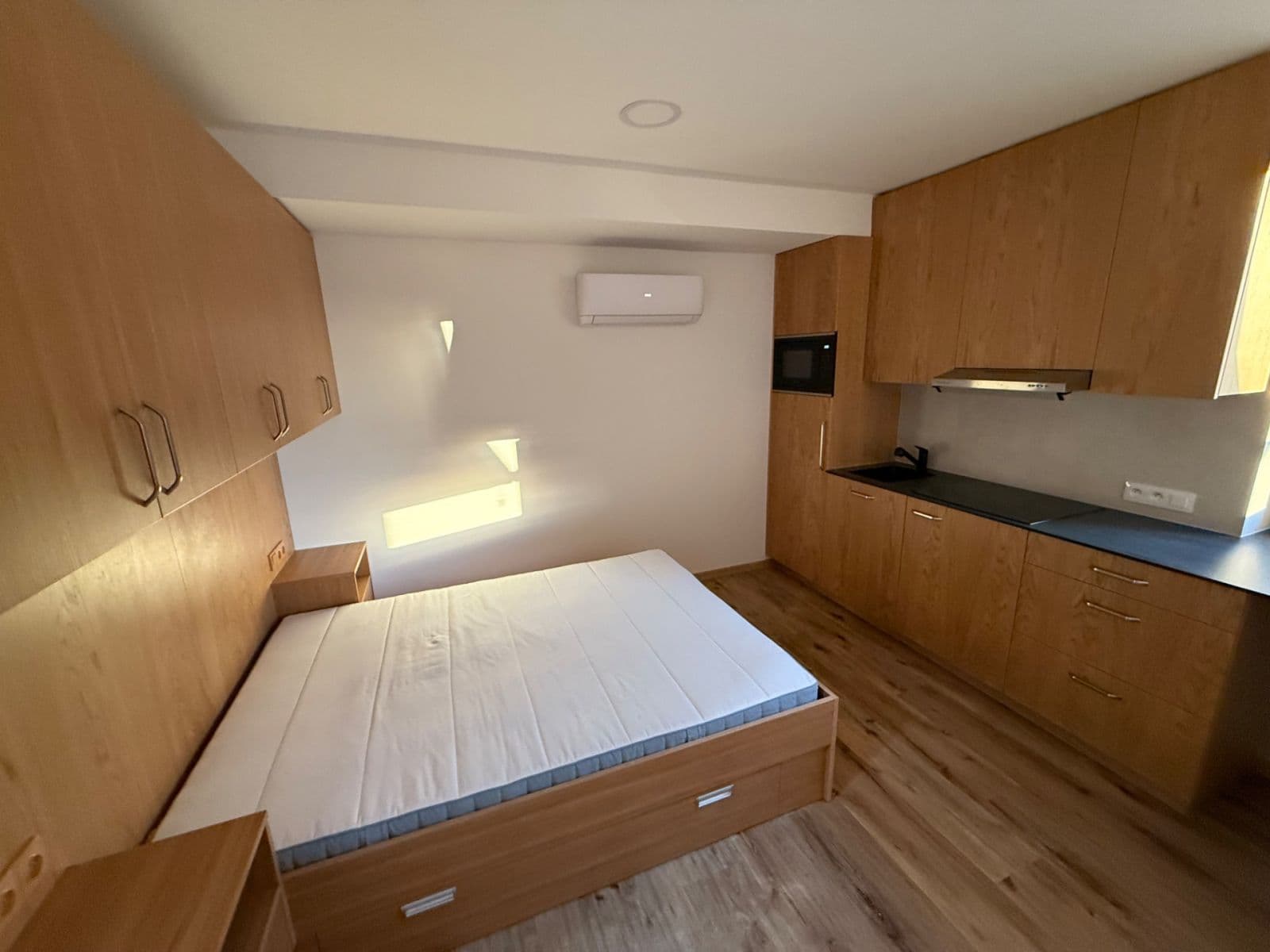 Pronájem bytu 1+kk 24 m², Josefa Houdka, Praha, Praha Pronájem bytu 1+kk 24 m², Josefa Houdka, Praha, Praha