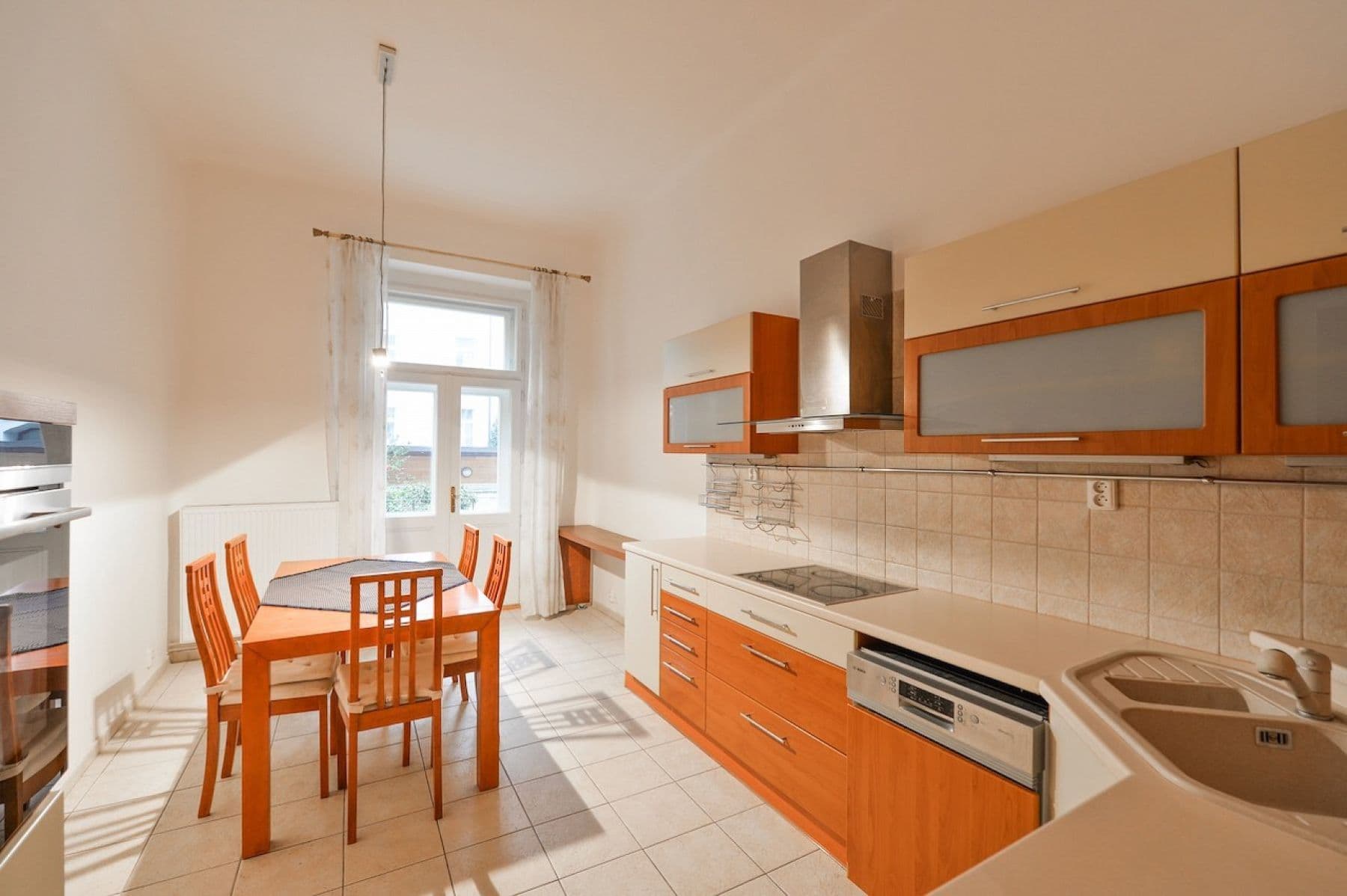 Pronájem bytu 2+1 79 m², U Milosrdných, Praha, Praha Pronájem bytu 2+1 79 m², U Milosrdných, Praha, Praha