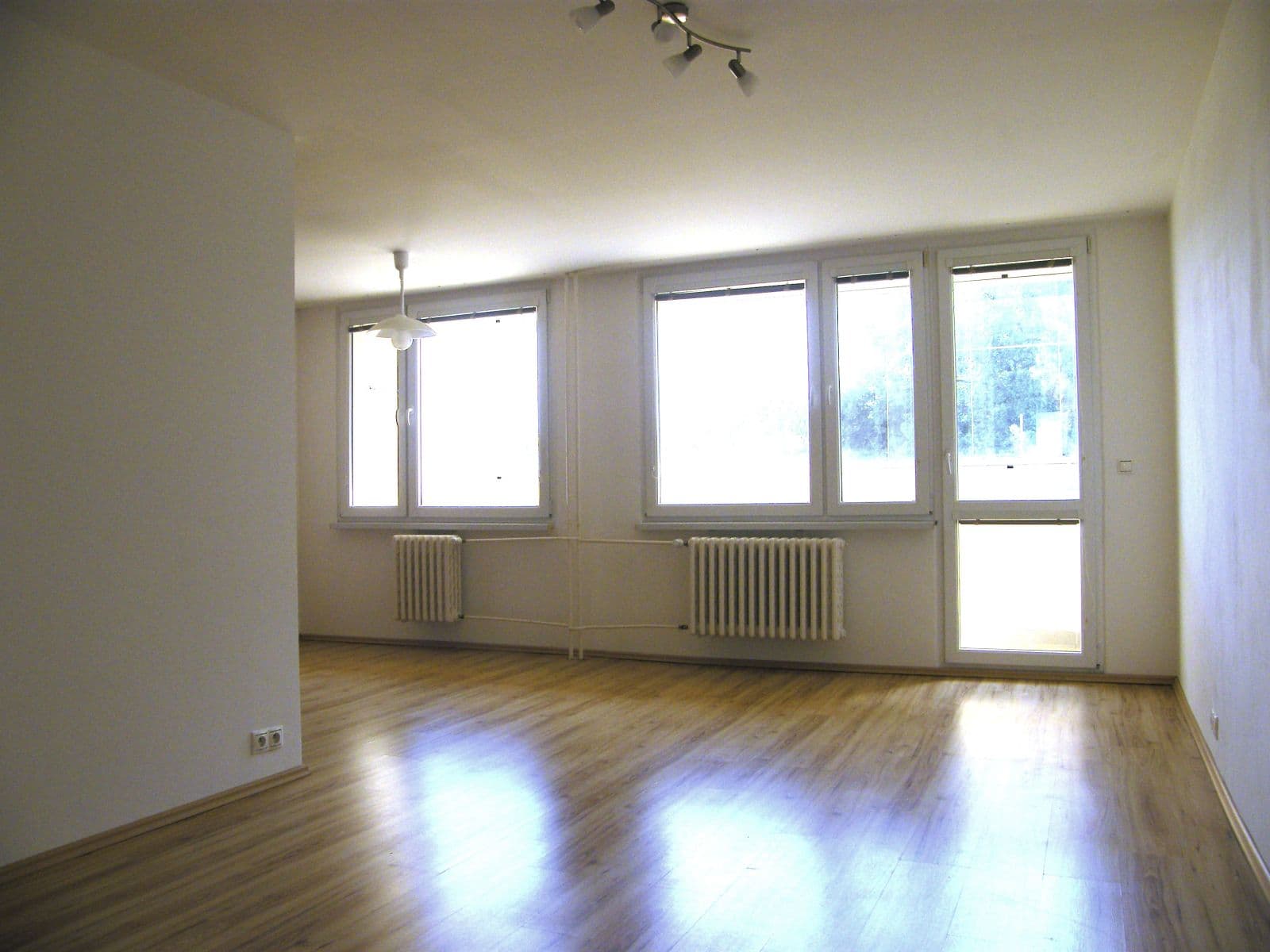 Pronájem bytu 3+kk 67 m², Rimavské Soboty, Kolín, Středočeský kraj Pronájem bytu 3+kk 67 m², Rimavské Soboty, Kolín, Středočeský kraj