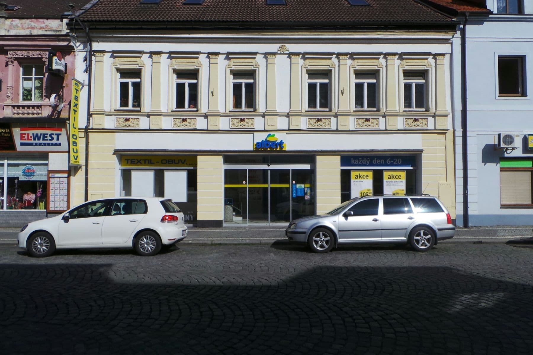 Prodej nebytového prostoru 1.250 m², Buš, Středočeský kraj Prodej nebytového prostoru 1.250 m², Buš, Středočeský kraj