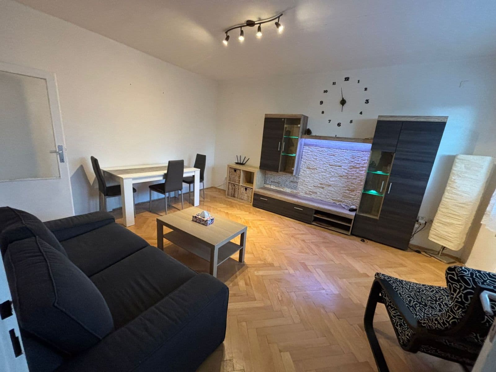 Pronájem bytu 2+1 56 m², Pospíšilova, Hradec Králové, Královéhradecký kraj Pronájem bytu 2+1 56 m², Pospíšilova, Hradec Králové, Královéhradecký kraj