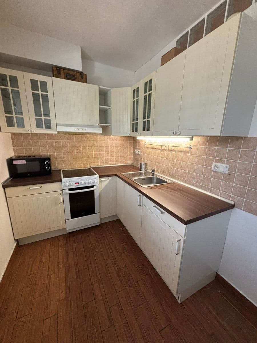 Pronájem bytu 2+1 56 m², Pospíšilova, Hradec Králové, Královéhradecký kraj Pronájem bytu 2+1 56 m², Pospíšilova, Hradec Králové, Královéhradecký kraj