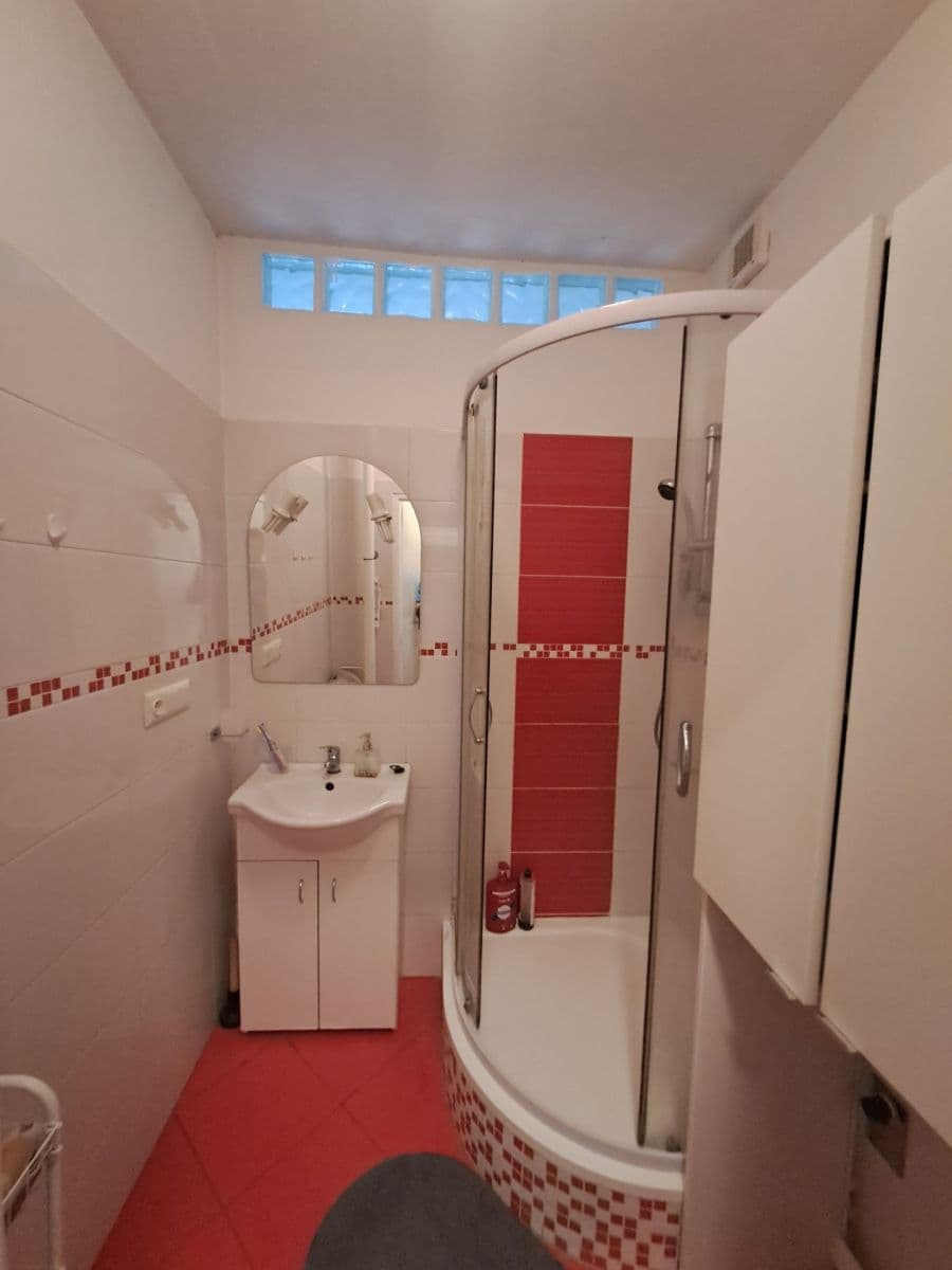 Pronájem bytu 2+1 56 m², Pospíšilova, Hradec Králové, Královéhradecký kraj Pronájem bytu 2+1 56 m², Pospíšilova, Hradec Králové, Královéhradecký kraj