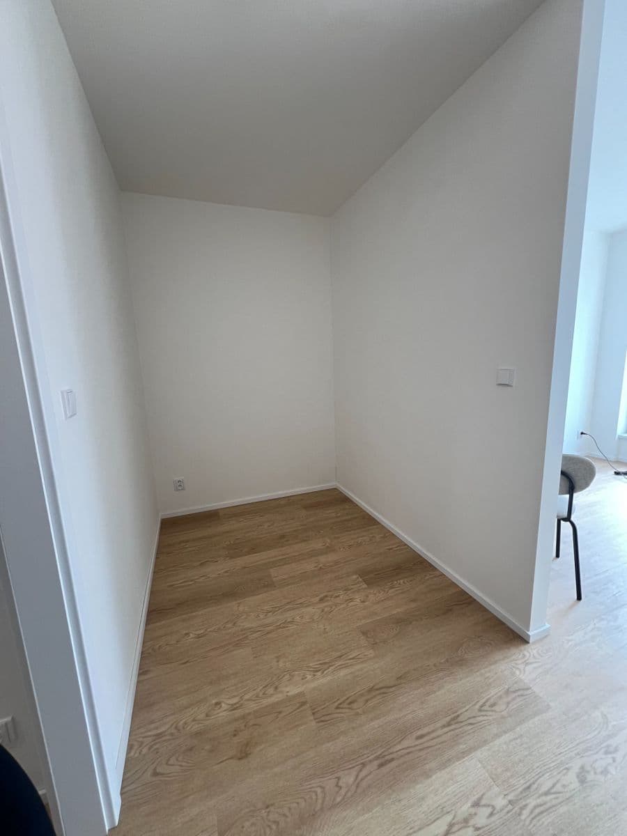 Pronájem bytu 1+kk 29 m², třída Generála Píky, Brno, Jihomoravský kraj Pronájem bytu 1+kk 29 m², třída Generála Píky, Brno, Jihomoravský kraj