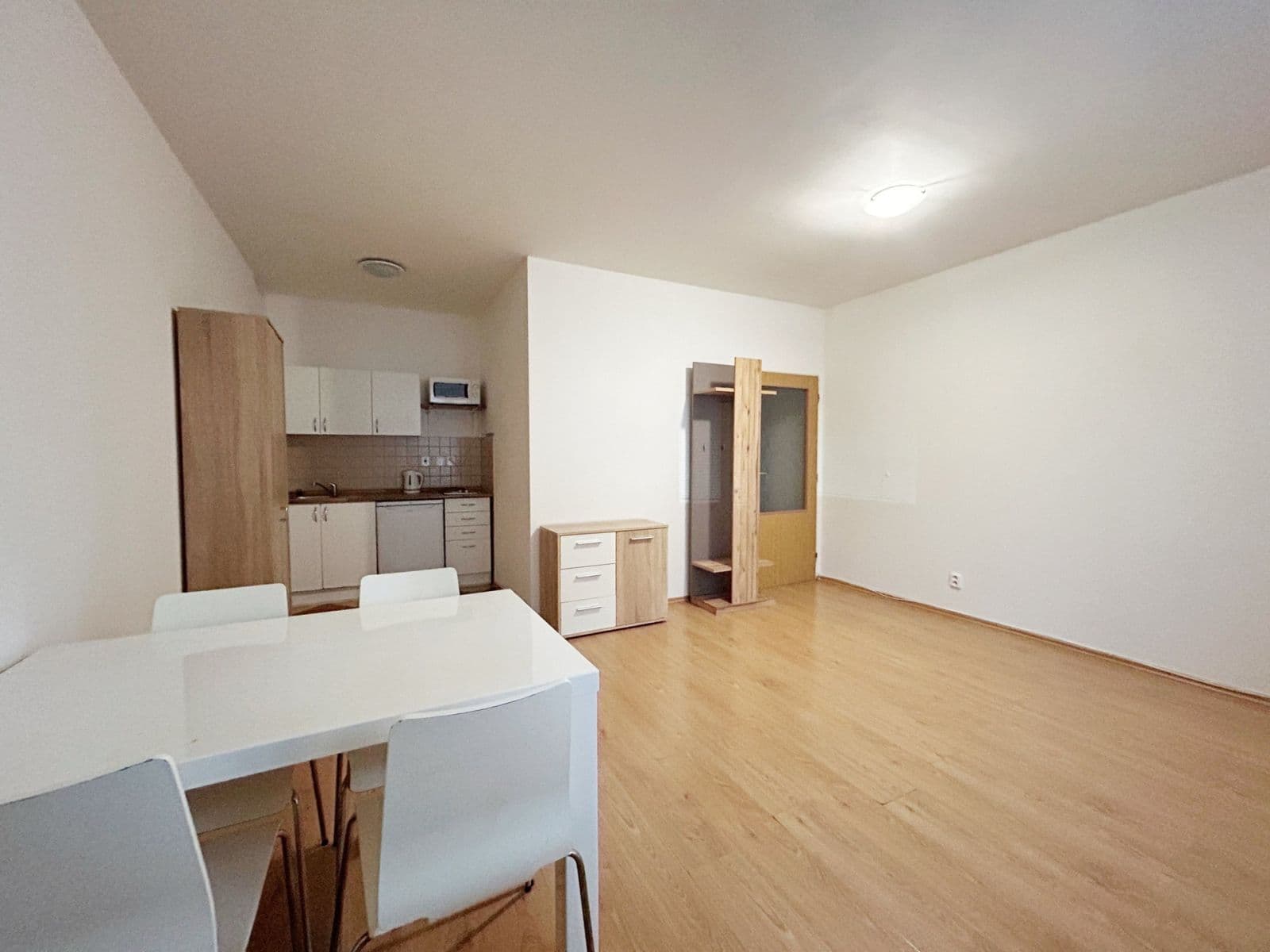 Pronájem bytu 1+kk 31 m², Novovysočanská, Praha, Praha Pronájem bytu 1+kk 31 m², Novovysočanská, Praha, Praha