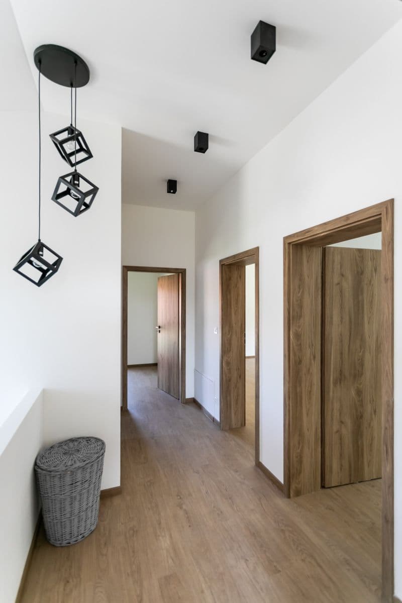 Prodej domu 159 m², pozemek 879 m², U Lesíka, Nová Ves, Středočeský kraj Prodej domu 159 m², pozemek 879 m², U Lesíka, Nová Ves, Středočeský kraj