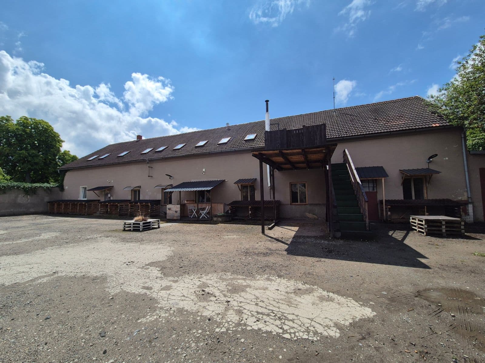 Pronájem domu 510 m², pozemek 1.000 m², Náves sv. Petra a Pavla, Zlatníky-Hodkovice, Středočeský kraj Pronájem domu 510 m², pozemek 1.000 m², Náves sv. Petra a Pavla, Zlatníky-Hodkovice, Středočeský kraj