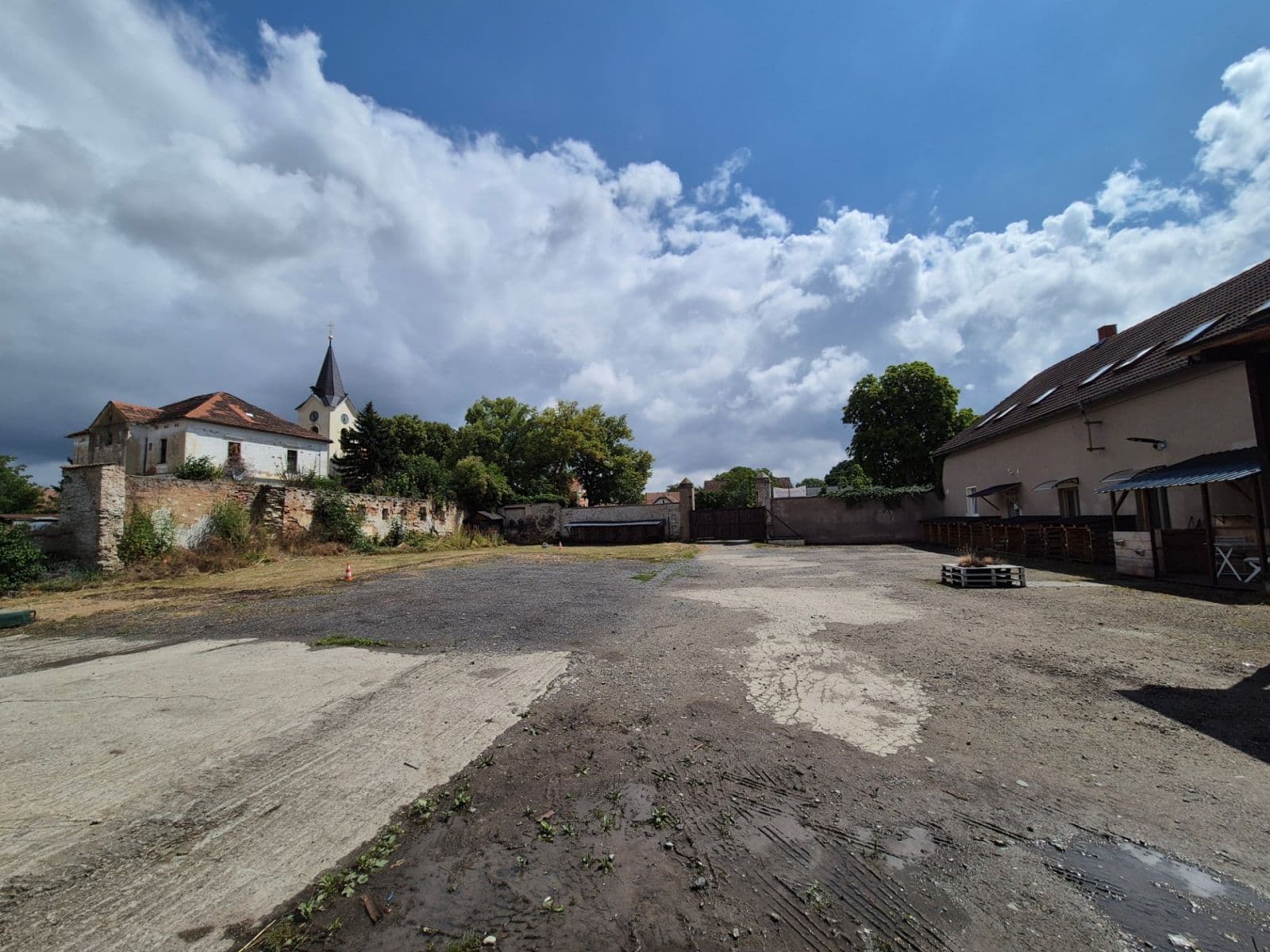 Pronájem domu 510 m², pozemek 1.000 m², Náves sv. Petra a Pavla, Zlatníky-Hodkovice, Středočeský kraj Pronájem domu 510 m², pozemek 1.000 m², Náves sv. Petra a Pavla, Zlatníky-Hodkovice, Středočeský kraj