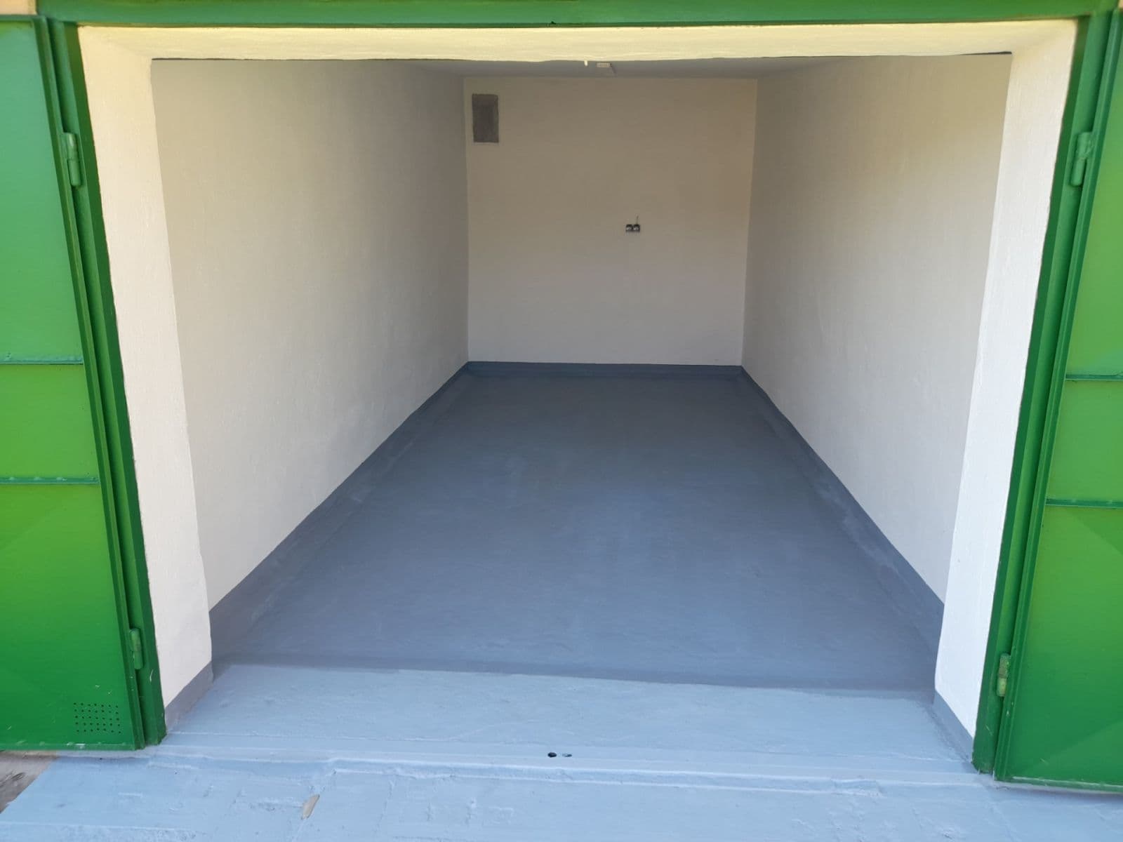 Prodej garáže 18 m², Plzeň, Plzeňský kraj Prodej garáže 18 m², Plzeň, Plzeňský kraj