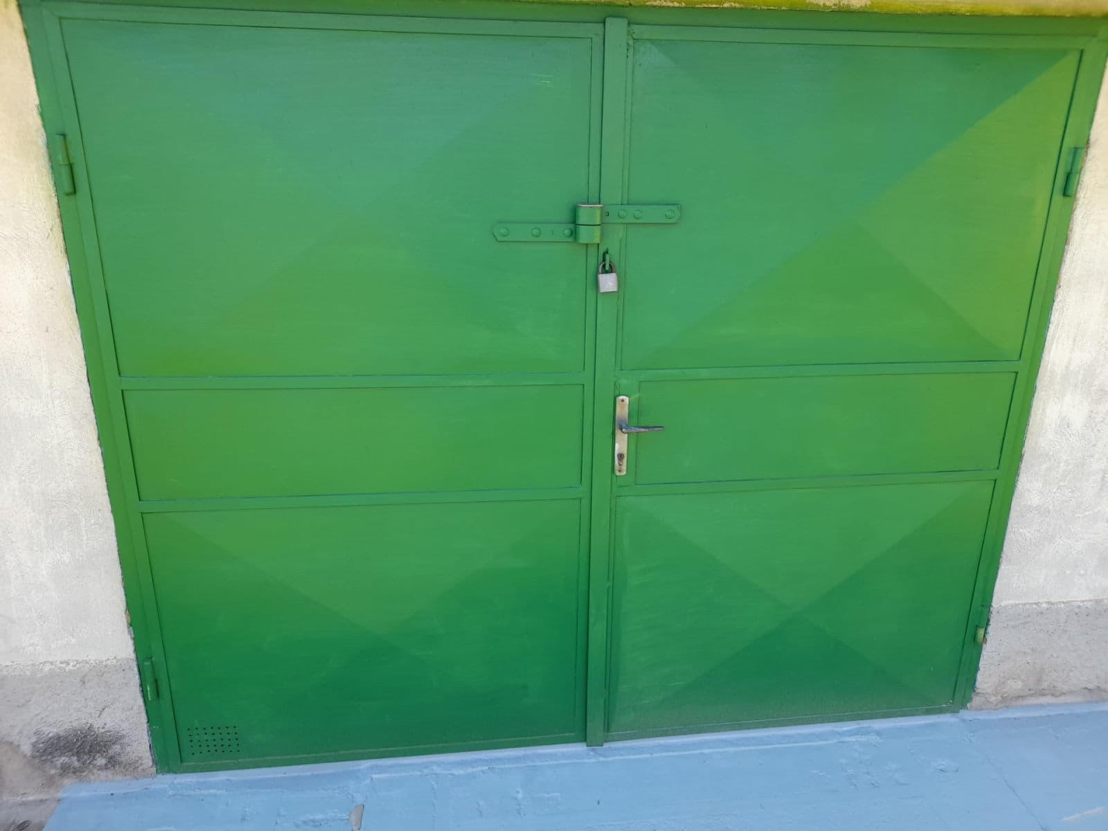 Prodej garáže 18 m², Plzeň, Plzeňský kraj Prodej garáže 18 m², Plzeň, Plzeňský kraj